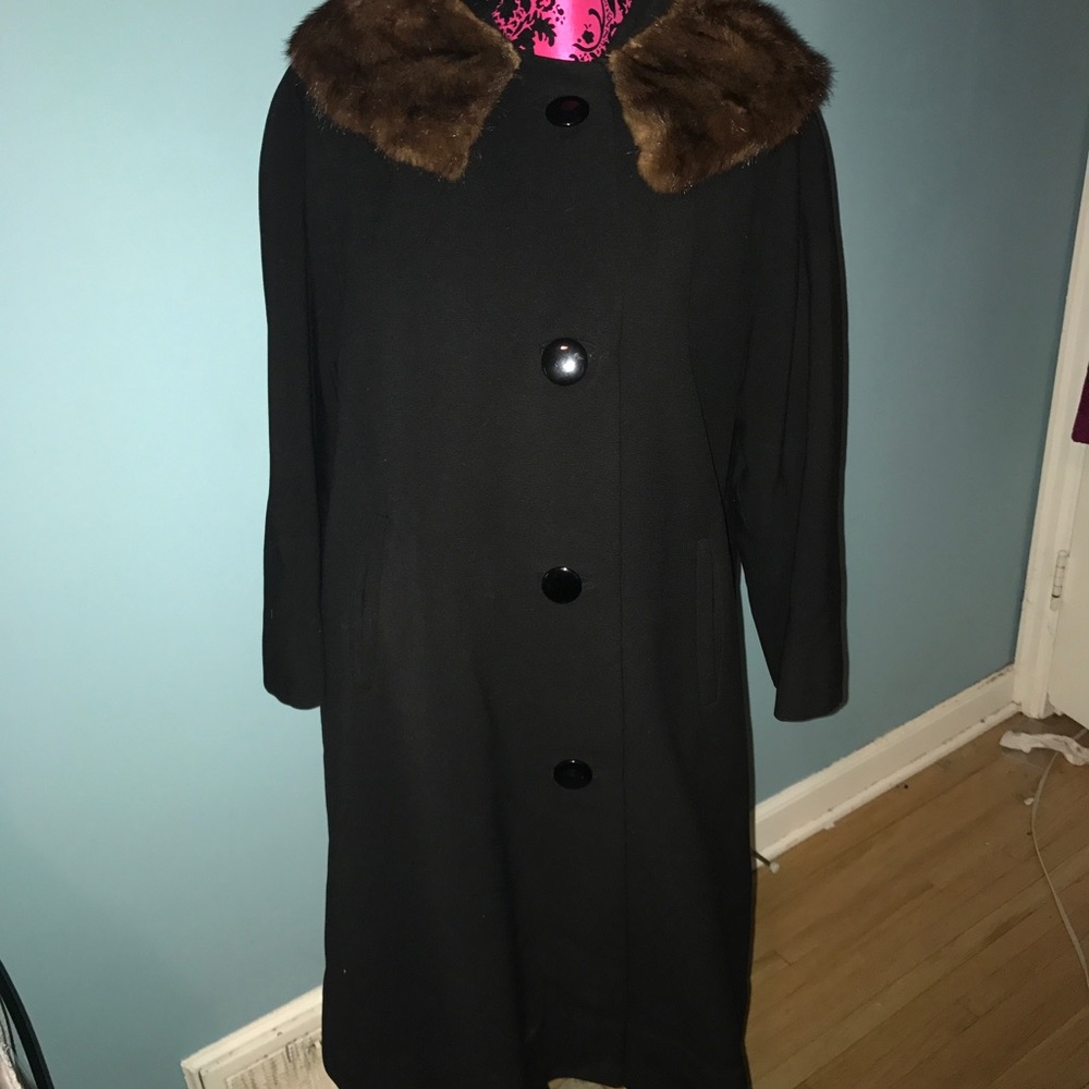 Vintage Lepshire coat. Beaver fur collar size 14
